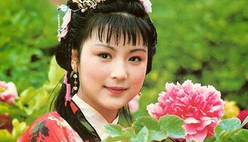 相关简介 郭宵珍 1983年,一部黄梅戏电影〈杜鹃女〉女主角杜鹃甜美