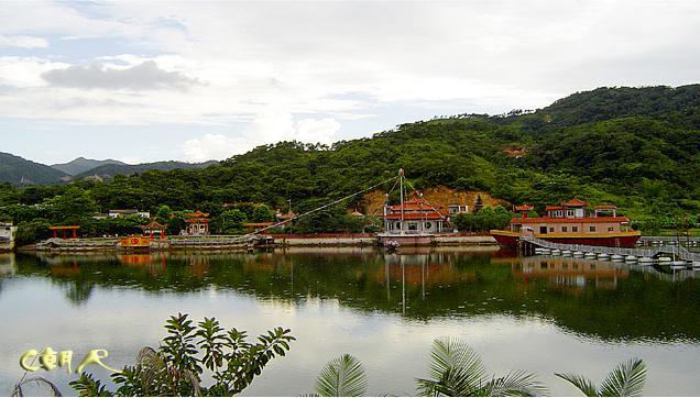 潮阳仙湖风景区(又称半天佛仙湖文物风景区),位处仙城镇大南山北麓中