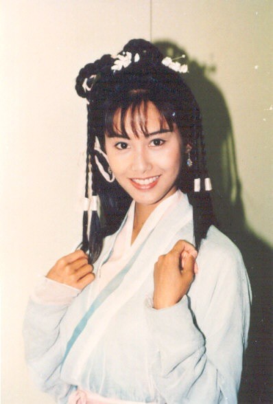 朱茵 1990年朱茵进入 香港演艺学院 戏剧系学习。1991 ...